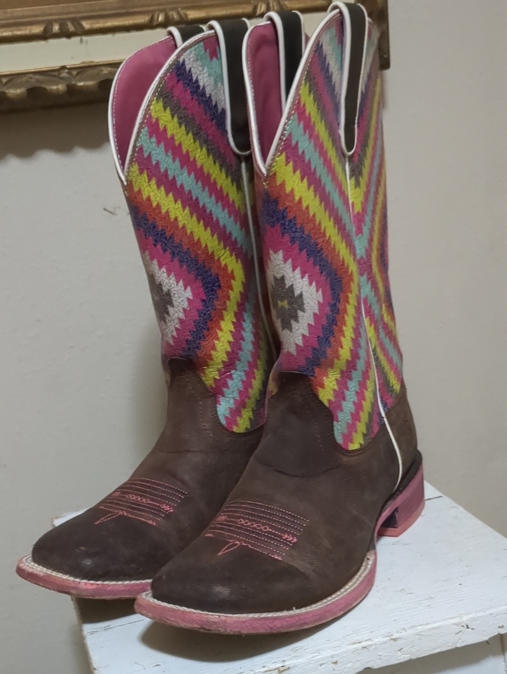 Ariat 7472 Geometric Western Boots in Brown & Pink